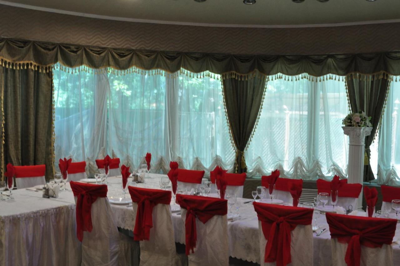 Hotel Dubrava Poltava Esterno foto